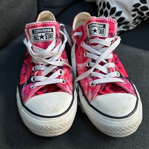 Women’s Low-top Converse pink/back flower pattern